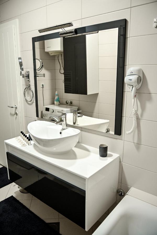 Luxury Apartment Karic Free Parking Tuzla Extérieur photo